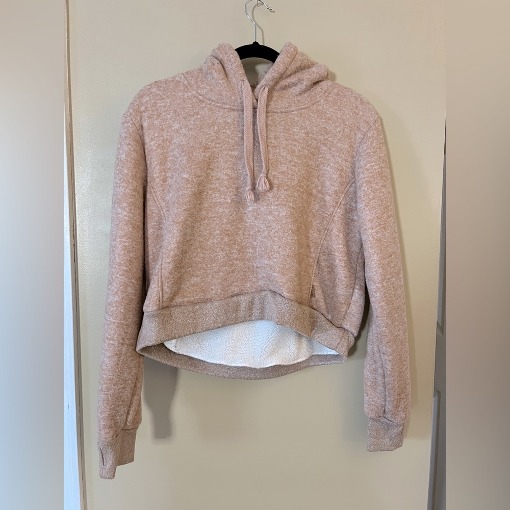 L Avalanche Outdoor Supply Co. Peach Crop Hoodie Sherpa lining